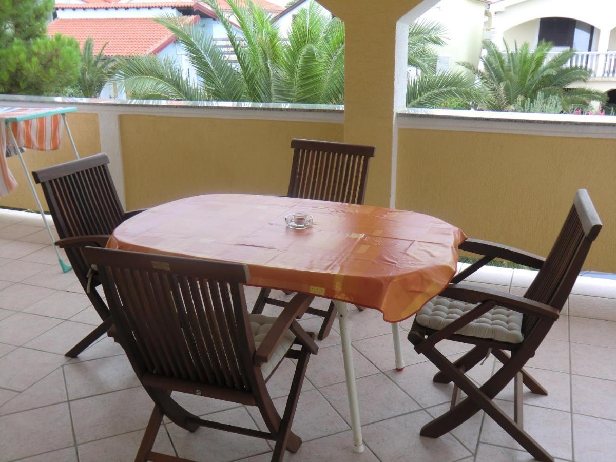 Ferien Haus Evita Auf Insel Vir - Wohnung I Ngoại thất bức ảnh