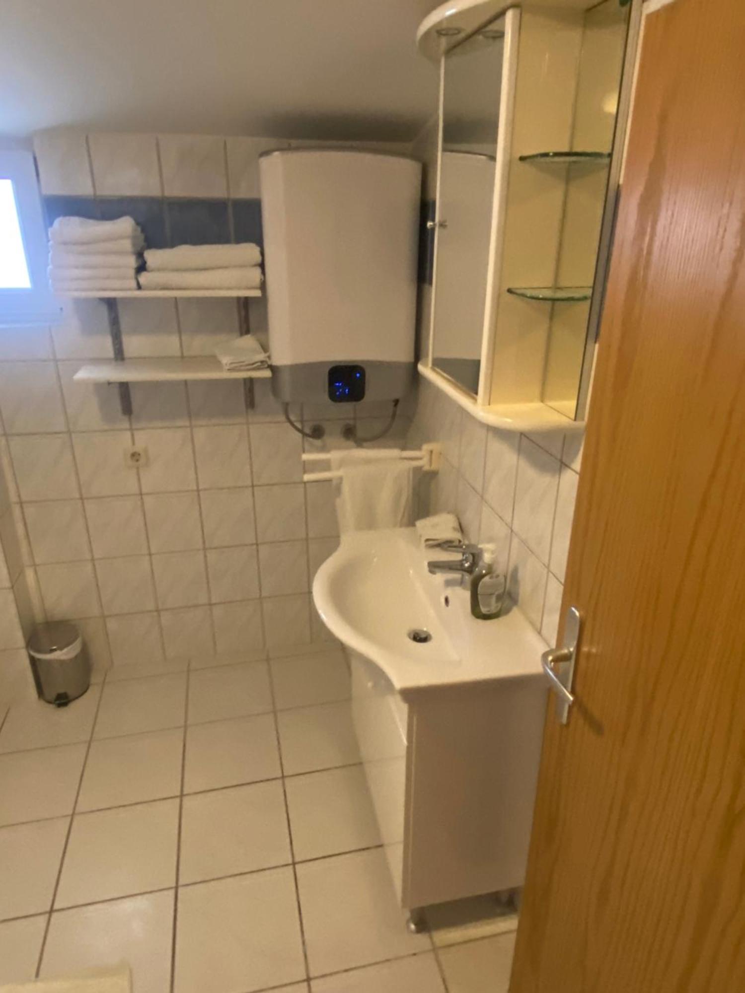 Ferien Haus Evita Auf Insel Vir - Wohnung I Ngoại thất bức ảnh